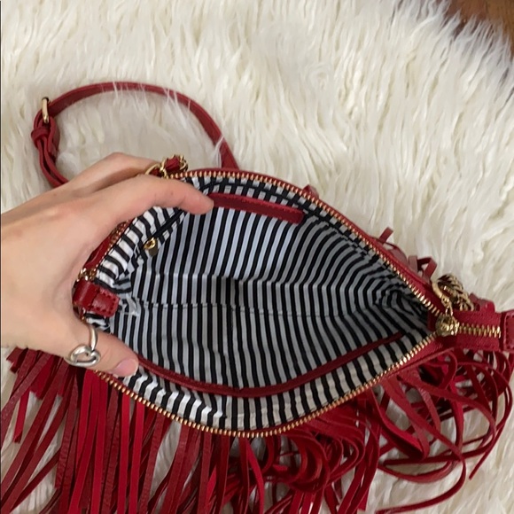 Red fringe purse - Picture 7 of 12